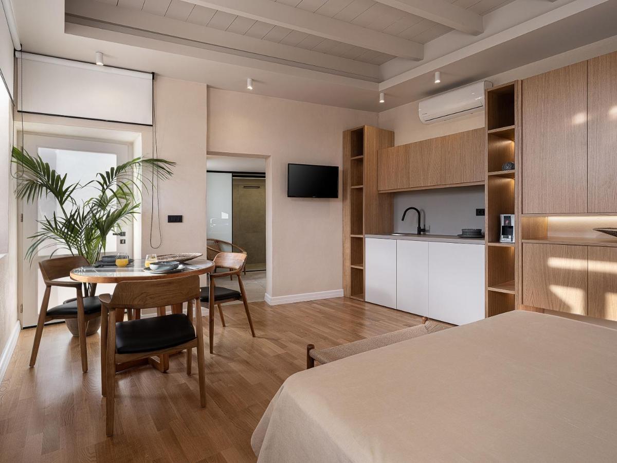Lithinon Luxury Suites ハニア エクステリア 写真