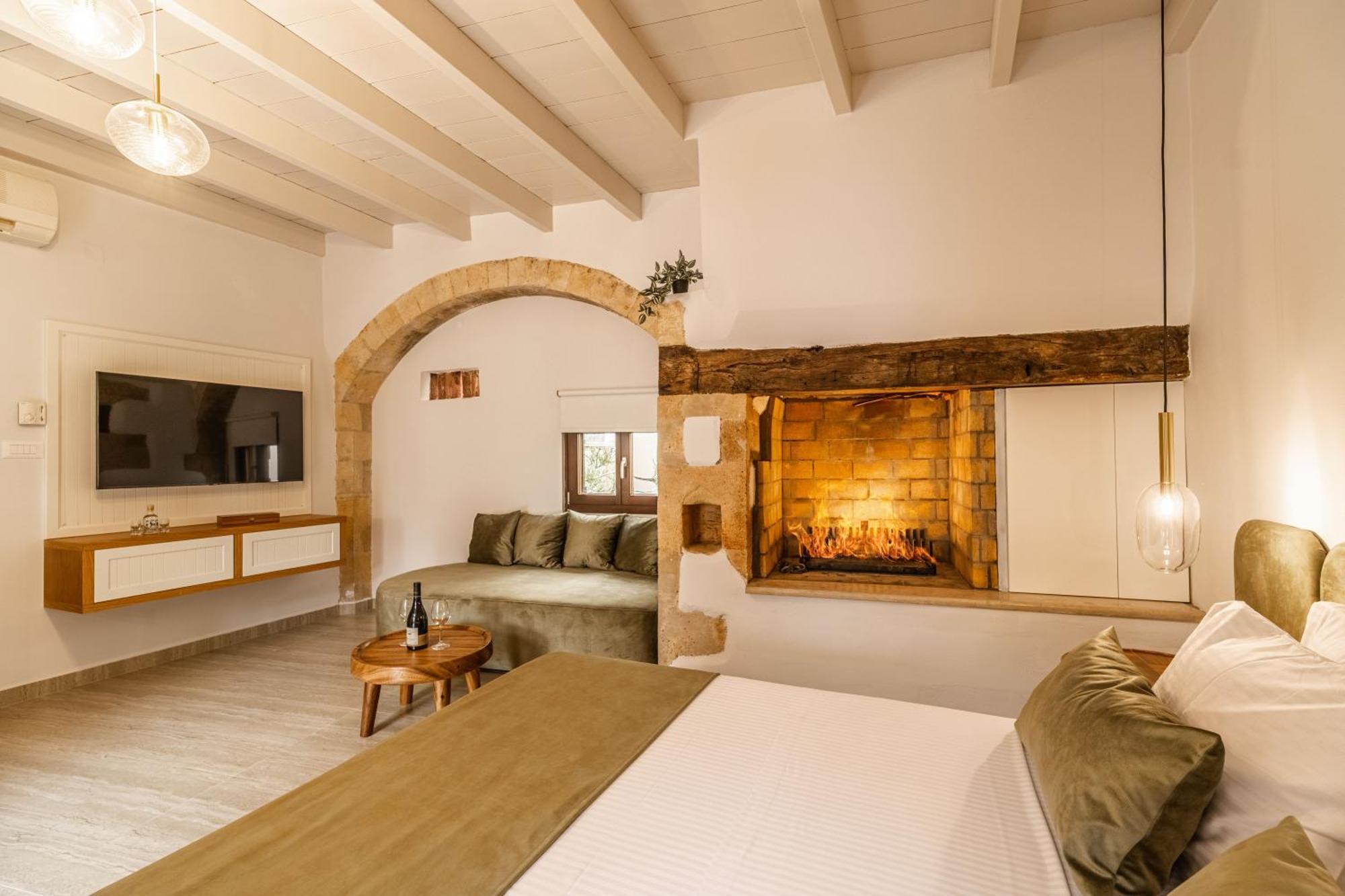 Lithinon Luxury Suites ハニア エクステリア 写真